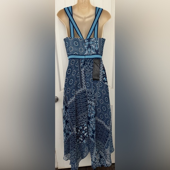 BCBGMaxAzria Paisley Dress - Picture 6 of 11